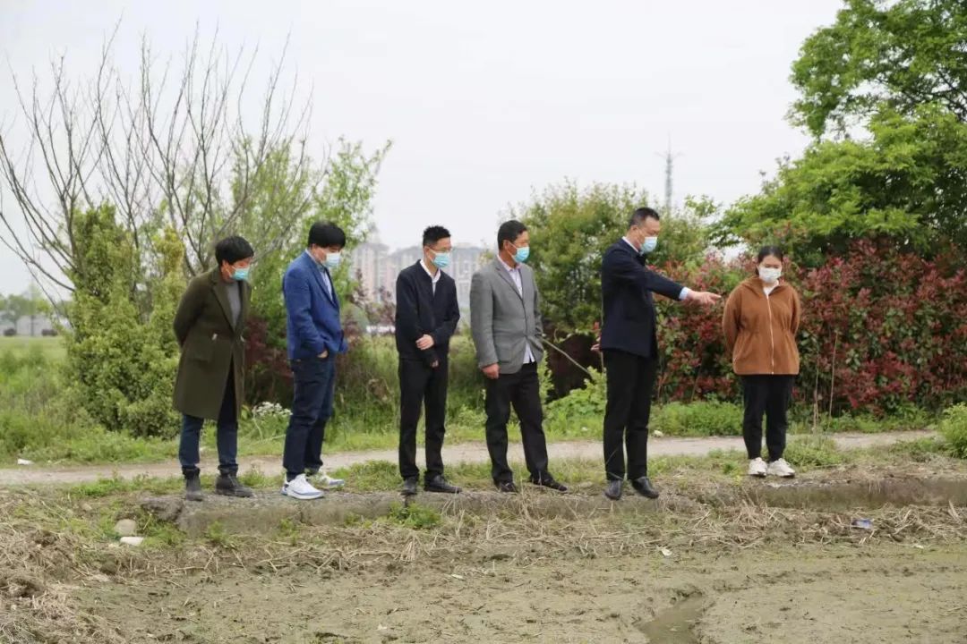 市農(nóng)業(yè)農(nóng)村局局長(zhǎng)史立權(quán)赴龍山鎮(zhèn)調(diào)研指導(dǎo)疫情防控和生產(chǎn)保供工作(圖3) 1-220422105232Y2.jpg